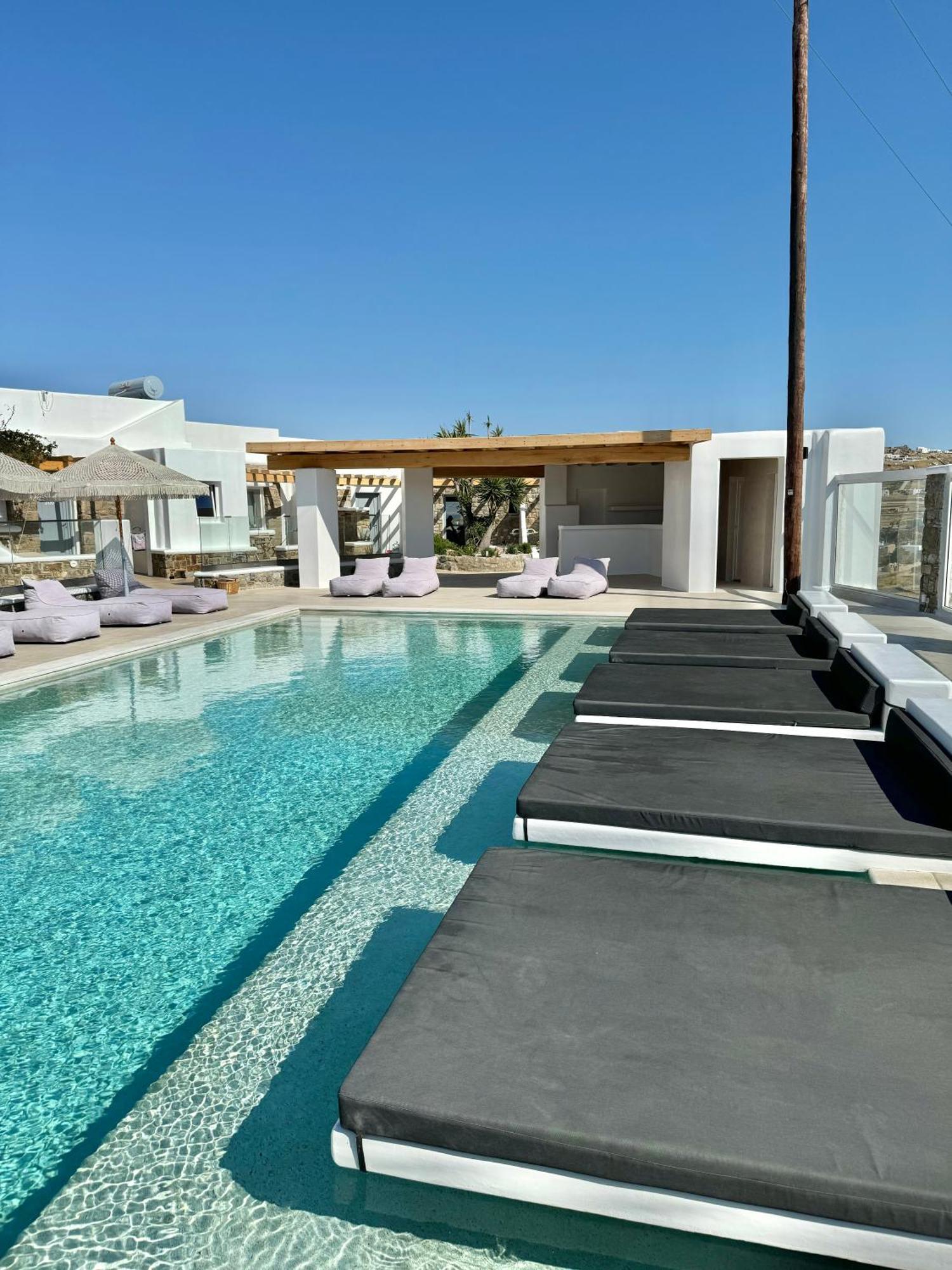 Crystal Suites Mykonos Town Exterior photo